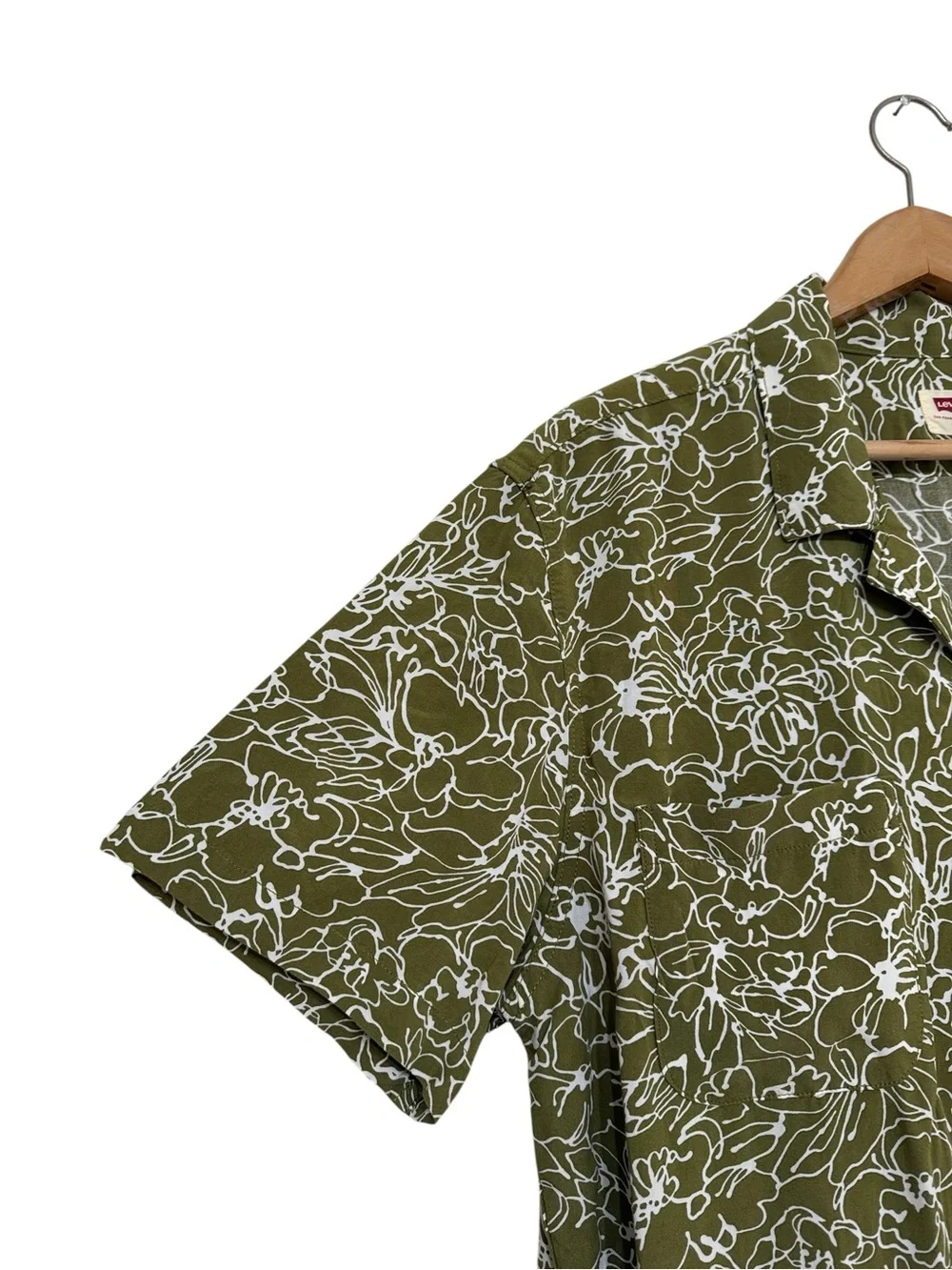 Levi’s Classic Camper Green Floral Button Up Shirt Medium NWT